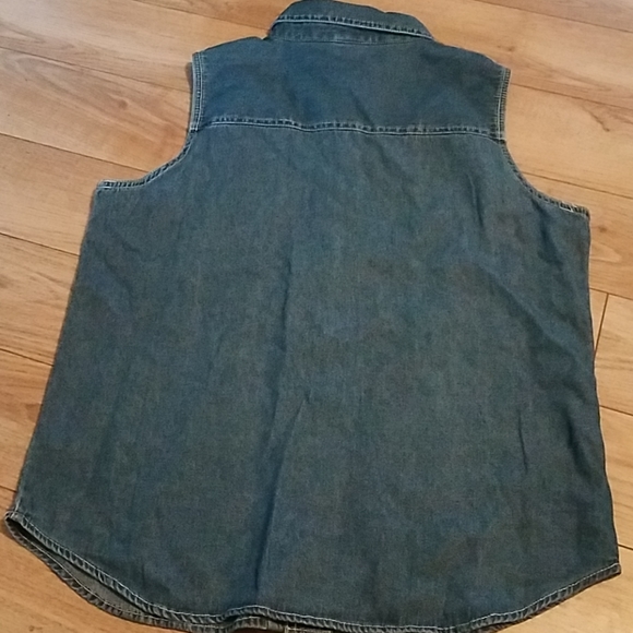 Denim sleeveless top. Looney tunes tweety bird. - Picture 4 of 5